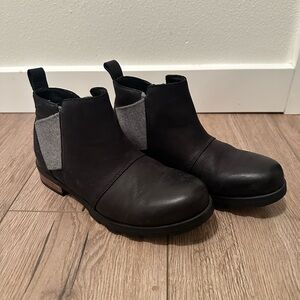 Sorel Women's Black and Gray Emilie Boots